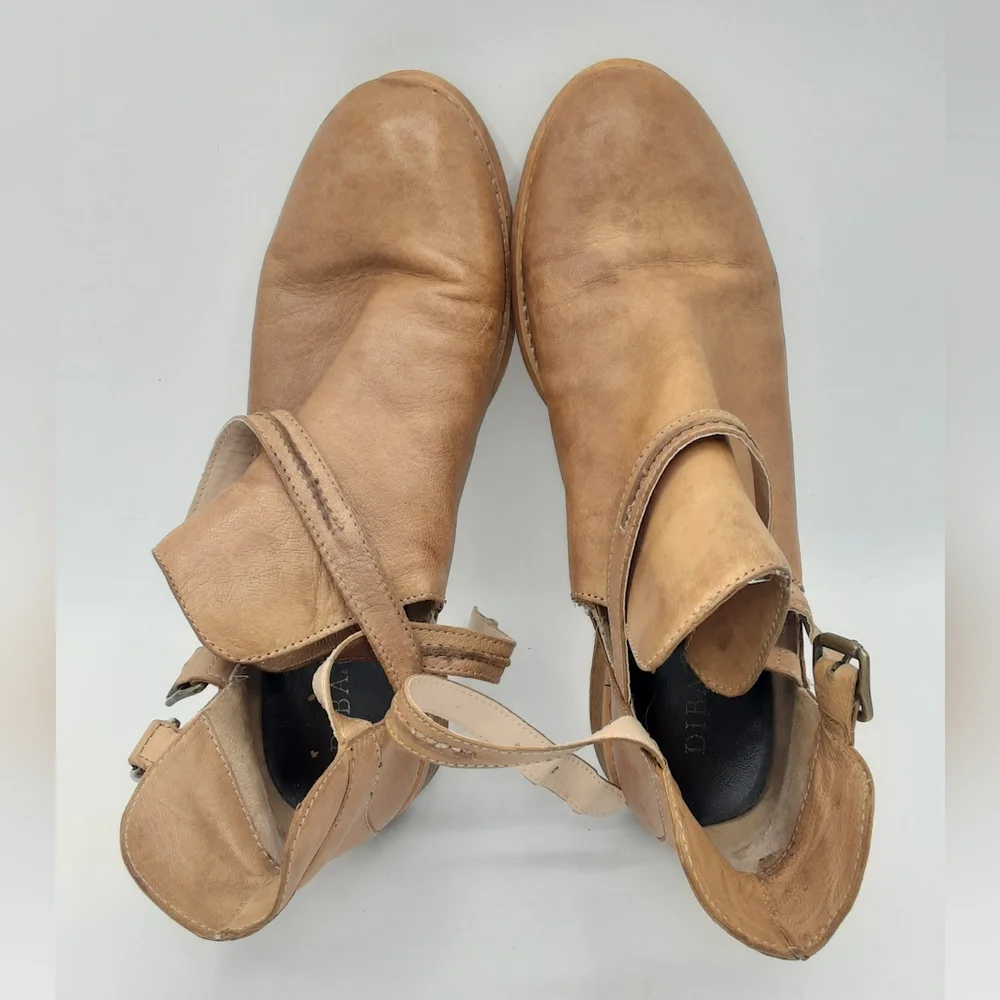 Diba True Road Map Tan Leather Double Adjustable Strap Ankle Bootie Size 8.5M.